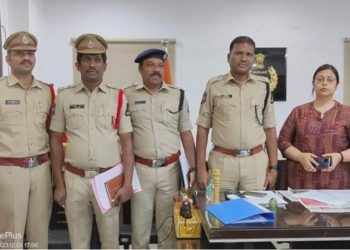 హబీబ్‌నగర్ పోలీసులు ఎన్నికల మోసాన్ని అడ్డుకున్నారు: TSLA-2023లో బోగస్ ఓటింగ్ కోసం ముగ్గురు పట్టుబడ్డారు