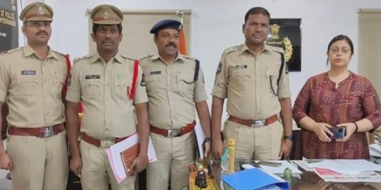 హబీబ్‌నగర్ పోలీసులు ఎన్నికల మోసాన్ని అడ్డుకున్నారు: TSLA-2023లో బోగస్ ఓటింగ్ కోసం ముగ్గురు పట్టుబడ్డారు