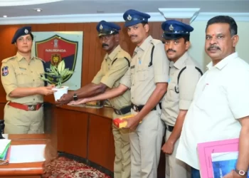 జిల్లా పోలీస్ ఫోర్స్‌లో ముగ్గురు కానిస్టేబుళ్లు హెడ్ కానిస్టేబుల్‌గా పదోన్నతి పొందారు