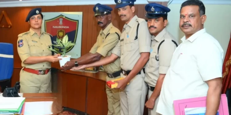 జిల్లా పోలీస్ ఫోర్స్లో ముగ్గురు కానిస్టేబుళ్లు హెడ్ కానిస్టేబుల్గా పదోన్నతి పొందారు