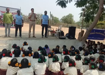 సురక్ష పోలీస్ కళాబృందం ద్వారా సామాజిక అవగాహన కార్యక్రమం