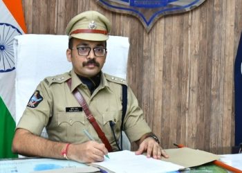 ప్రకాశం జిల్లా నూతన ఎస్పీగా బాధ్యతలు స్వీకరించిన శ్రీ గరుడ్ సుమిత్ సునీల్, ఐ.పి.యస్., గారు