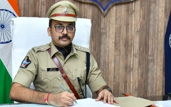 ప్రకాశం జిల్లా నూతన ఎస్పీగా బాధ్యతలు స్వీకరించిన శ్రీ గరుడ్ సుమిత్ సునీల్, ఐ.పి.యస్., గారు