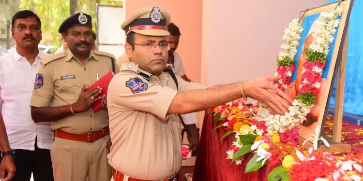 పోలీస్ కమిషనరేట్ కార్యాలయములో ఘనంగా బాబూ జగ్జీవన్ రామ్ జయంతి వేడుకలు