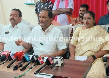 అబద్దాలతో అధికారం దక్కించుకున్న కాంగ్రెస్ పార్టీ అవే అబద్దాలతో పాలన సాగిస్తుంది.