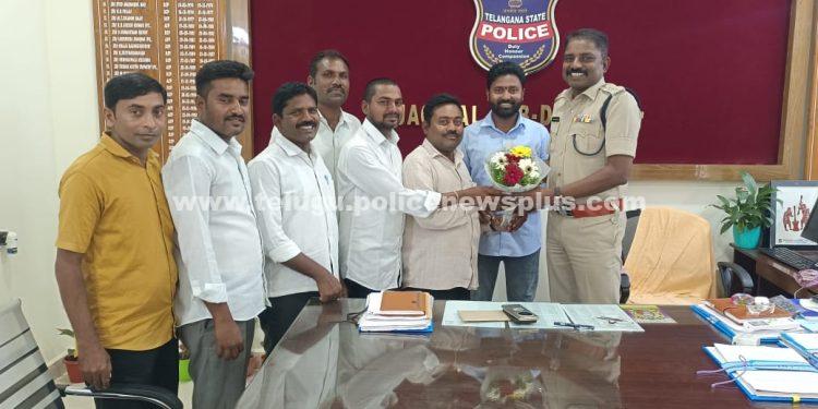 జగిత్యాల డీఎస్పీ శ్రీ రఘుచంద్రతో ఎమ్మార్పీఎస్ జిల్లా నాయకులు సమావేశమయ్యారు.