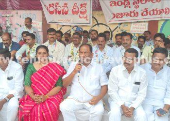 జర్నలిస్టులు ఇండ్ల స్థలాల కోసం చేస్తున్న నిరసన దీక్షకు బీ ఆర్ ఎస్ పార్టీ పక్షాన సంఘీభావం…