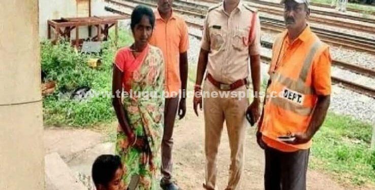 తల్లిబిడ్డలను కాపాడిన తెలంగాణ పోలీసులు…