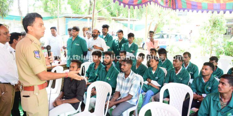 యువతకు ఉపాధి కల్పన విద్య అందించడం ద్వారానే సరైన దార్లో ఉంచవచ్చు. అఖిల్ మహజన్ ఐపీఎస్…!