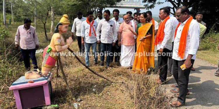 హనుమాన్ విగ్రహం ధ్వంసం, బీజేపీ శ్రేణుల ఆందోళన…!