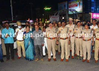 కరీంనగర్‌లో పోలీస్‌ అమరవీరులకు నివాళి…!