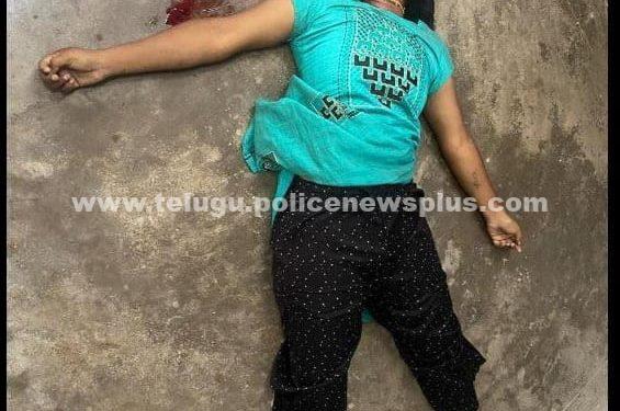 భార్యను చంపి పరారైన భర్త…!