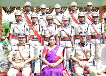 అనంతపురం పోలీసులచే డీఎస్పీల పాసింగ్ అవుట్ పరేడ్