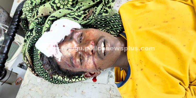 డివైడర్ ను బైక్ ఢీకొని ఇద్దరు యువకులు మృతి..!