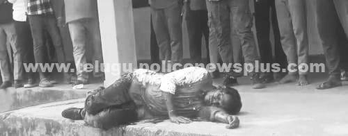 గోదావరిఖనిలో పట్టపగలే కత్తిపోట్ల కలకలం..!