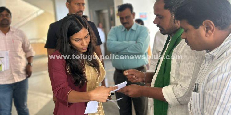 ఎస్టి లంబాడి కులం పేరుతో దొంగ సర్టిఫికెట్లు సృష్టించి ప్రభుత్వ ఉద్యోగంలో చెలమని అవుతున్న గోపు స్వర్ణలత పై విచారణ జరిపి క్రిమినల్ కేసు నమోదు చేయాలి..!