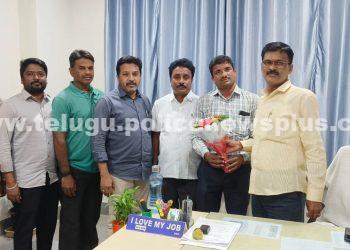 కో-కో వరల్డ్ కప్ 2024 -25 ఇంటర్నేషనల్ టెక్నికల్ అఫీషియల్ గా ఎంపికైన సారంగాపూర్ గవర్నమెంట్ హై స్కూల్ ఫిజికల్ డైరెక్టర్ రవి అభినందించిన జిల్లా విద్యాధికారి రాము..!