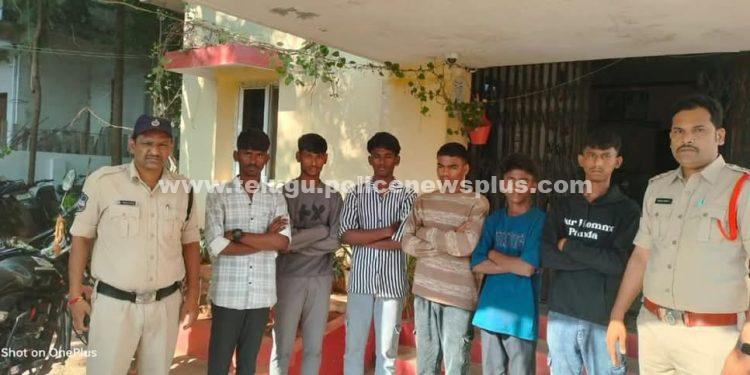 ఆరుగురు గురుకుల విద్యార్థులు మిస్సింగ్..!