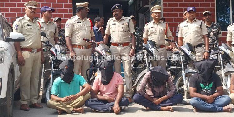 ద్విచక్ర వాహనాల దొంగల ముఠా అరెస్ట్..!