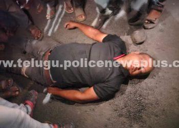 రోడ్డు ప్రమాదంతో సీనియర్ పంచాయతీ కార్యదర్శి మృతి..!