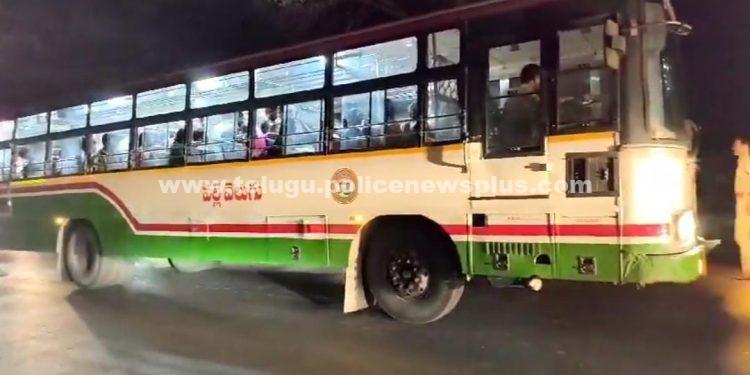 వికారాబాద్ జిల్లా లో ఆర్టీసీ బస్సు బోల్తా..!