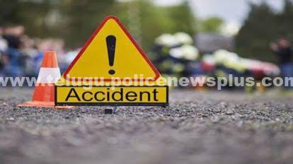 ఘోర రోడ్డు ప్రమాదం… తండ్రీకుమారుల దుర్మరణం..!