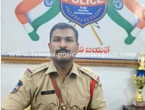 అందుబాటులో ఉండి సమస్యల పరిష్కరించడానికి కృషి చేస్తా.మెట్ పల్లి సిఐ గా బాధ్యతలు చేపట్టిన అనిల్ కుమార్..!