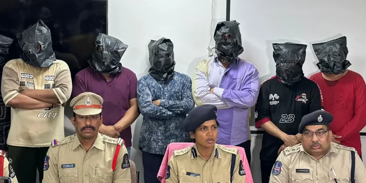 రెయిన్ బజార్ పోలీసుల వేగవంతమైన చర్యతో దారుణ హత్య కేసులో ఎనిమిది మంది నిందితుల అరెస్టు