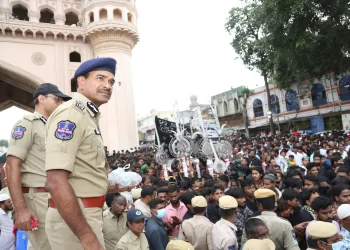 హైదరాబాద్‌లో బీబీ కా ఆలం ఊరేగింపు గట్టి భద్రత మధ్య ప్రశాంతంగా ముగిసింది