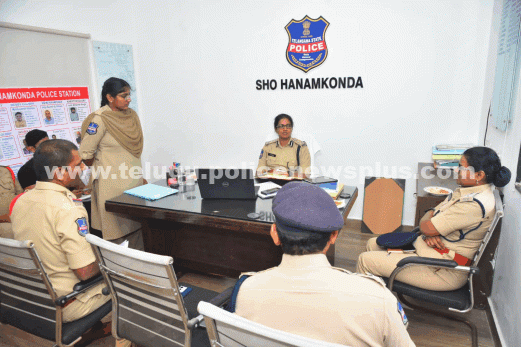 ప్రజల ఫిర్యాదులపై తక్షణ స్పందనకు పోలీసుల ప్రాధాన్యత