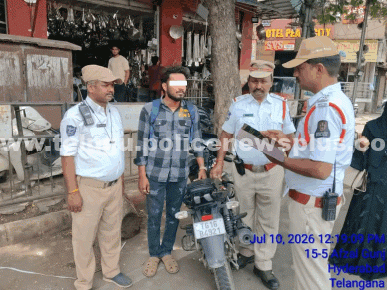 నకిలీ నంబర్ ప్లేట్‌తో ప్రయాణిస్తున్న వ్యక్తిని పోలీసులు పట్టుకున్నారు