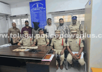 డ్రైవర్‌ను అరెస్టు చేసిన పోలీసులు, దొంగతనం కేసును ఛేదించారు