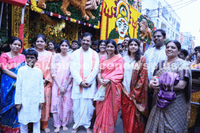 సిటీ సీపీ సజ్జనార్ ఉజ్జయిని మహంకాళి ఆలయ సందర్శన