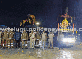 హసన్ పర్తి పోలీసుల రియల్ హీరోయిజం – వర్షంలోనూ విధి నిర్వహణ!