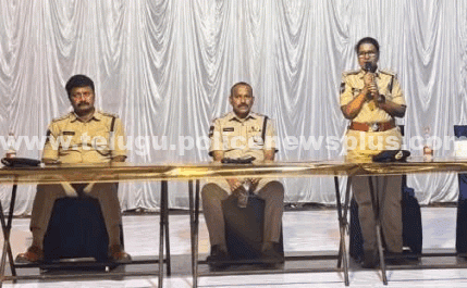 గణేష్ ఉత్సవాల భద్రతా ఏర్పాట్లపై DCP సమీక్ష