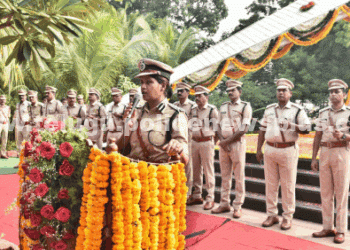 వరంగల్ పోలీసులచే అమరవీరులకు ఘన నివాళి
