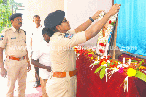 గాంధీ జయంతి వేడుకల్లో పాల్గొన్న వరంగల్ సీపీ శ్వేత